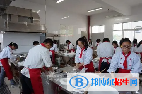 南通市旅游中等專(zhuān)業(yè)學(xué)校2023年學(xué)費(fèi)、收費(fèi)多少