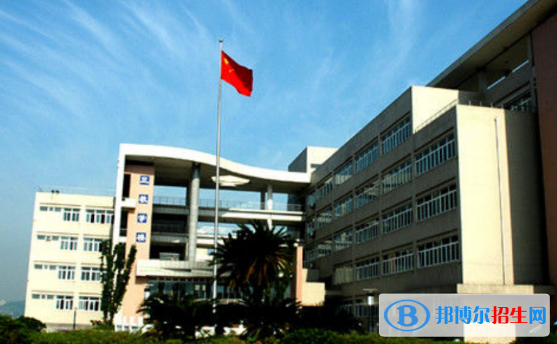 西南政法大學(xué)是幾本？是985和211嗎？