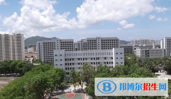 西南大學(xué)三亞中學(xué)地址在哪里，哪個(gè)地區(qū)，哪個(gè)城市