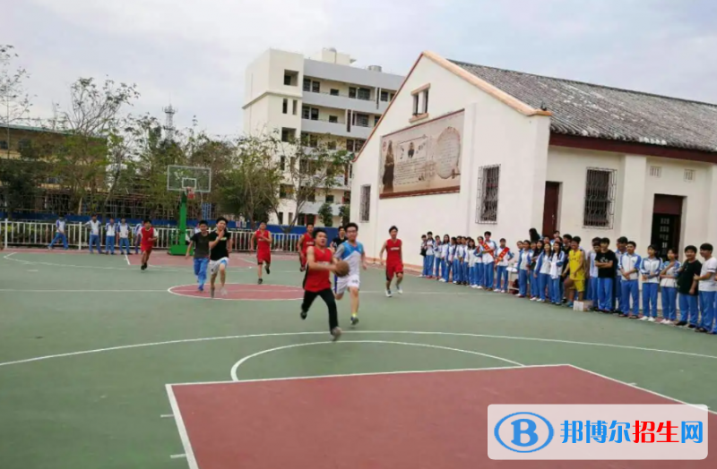 2023東方市瓊西中學(xué)多少錢(學(xué)費(fèi)明細(xì))