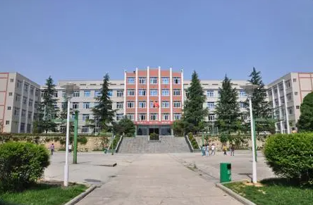 泰州市第二中學(xué)地址，乘車路線