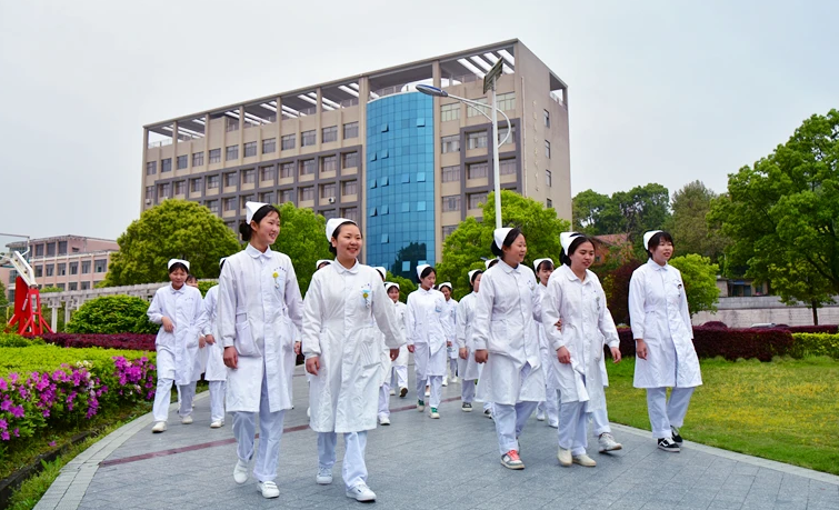 湖南2023年適合女生的中專學(xué)校