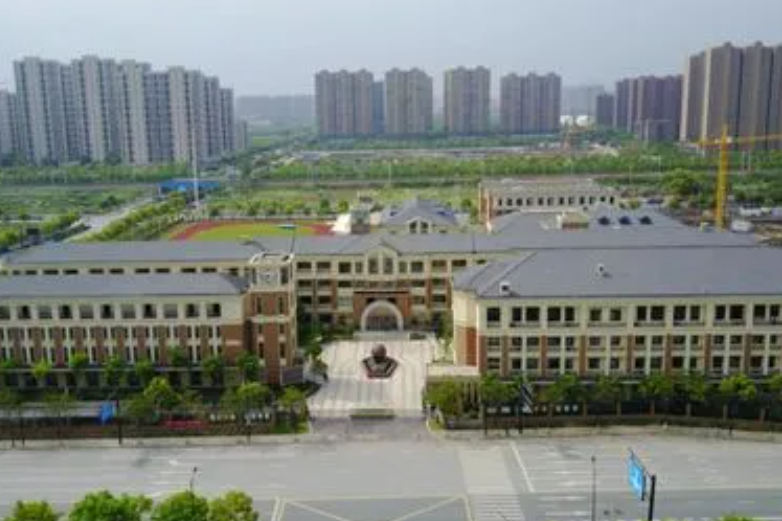 杭州建德育才高級中學地址，乘車路線