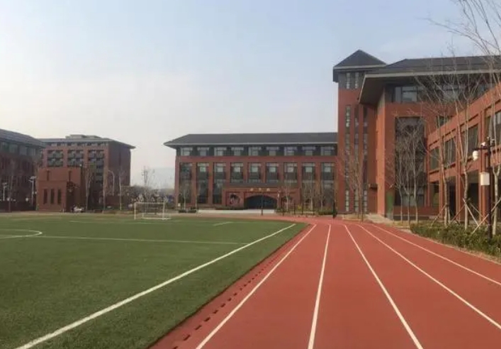 中國人民大學(xué)附屬中學(xué)豐臺學(xué)校地址，乘車路線