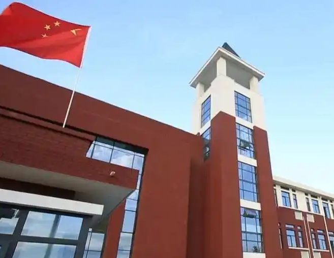 人大附中石景山學(xué)校地址，乘車路線