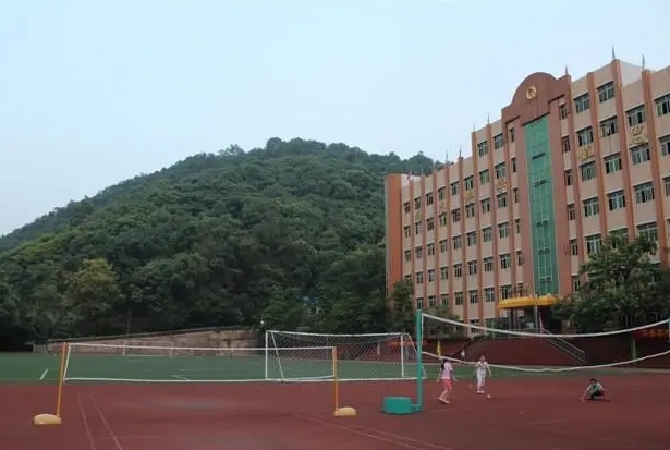 重慶市青木關(guān)中學校招生簡章2024年