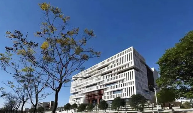 江蘇2024年初中生女生讀什么鐵路學校好