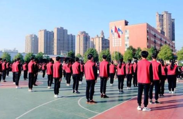 湖南2024年鐵路學(xué)校和幼師哪個好