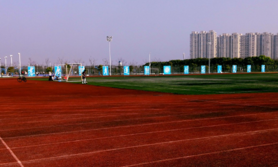 南京商業(yè)學(xué)校旅游管理系鐘阜路校區(qū)與鐘阜路社區(qū)開展消防安全共建活動