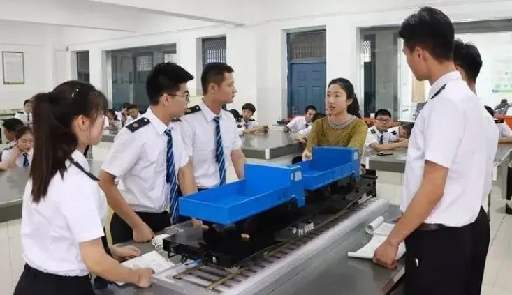 山東2024年去讀鐵路學(xué)校學(xué)什么對以后好一點