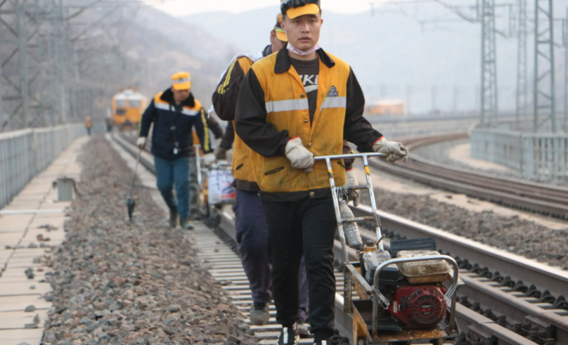 湖北2025年男生讀鐵路學校有前途嗎