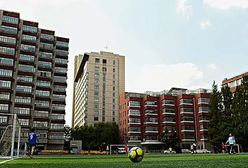 聆聽朗朗讀書聲 感悟悠悠韻律美 鄭州十中舉辦英語課文朗讀比賽