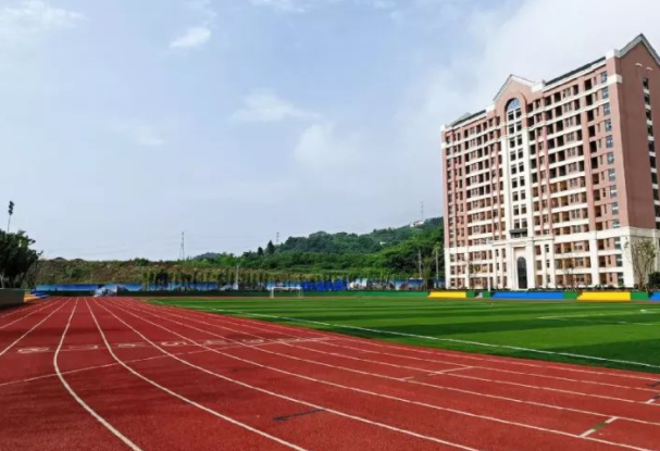 “青聯(lián)委員進(jìn)校園”（醫(yī)藥衛(wèi)生界別）暨三十九期“南商星空課堂活動(dòng)開(kāi)展“青說(shuō)健康”校園行急救培訓(xùn)